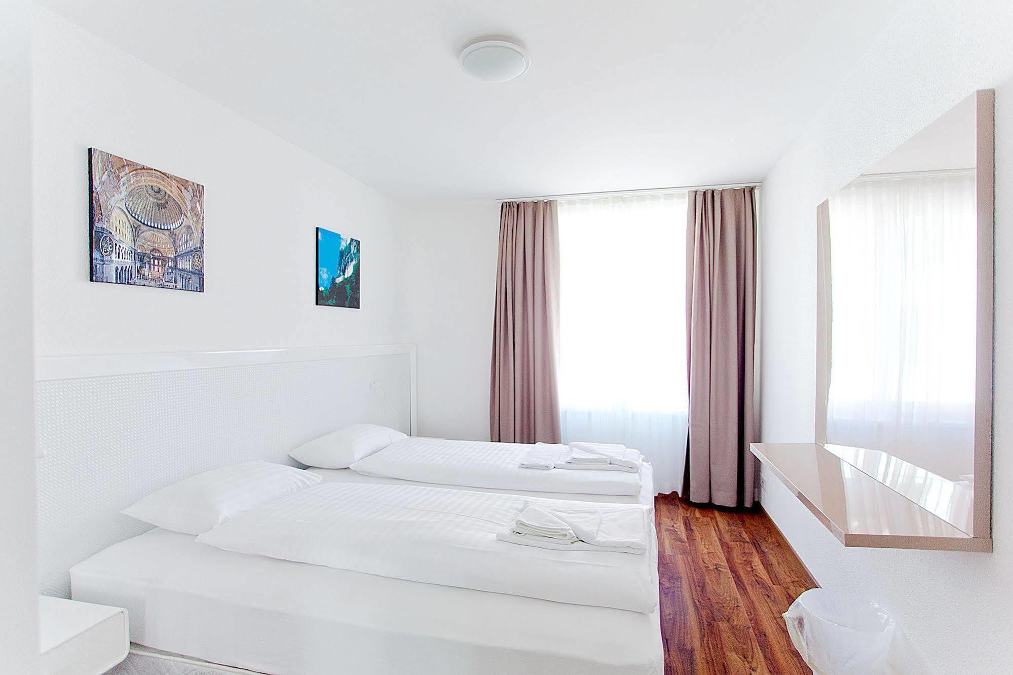 Premium Apartments By Livingdowntown Zürich Kültér fotó